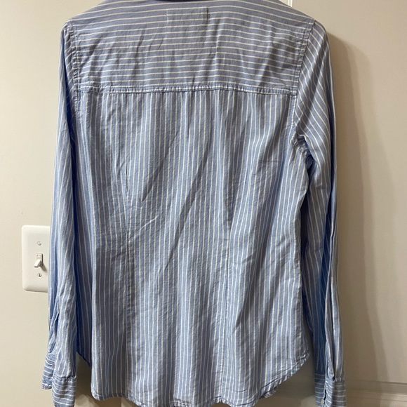 A&F button down! Never Worn - Picture 6 of 6